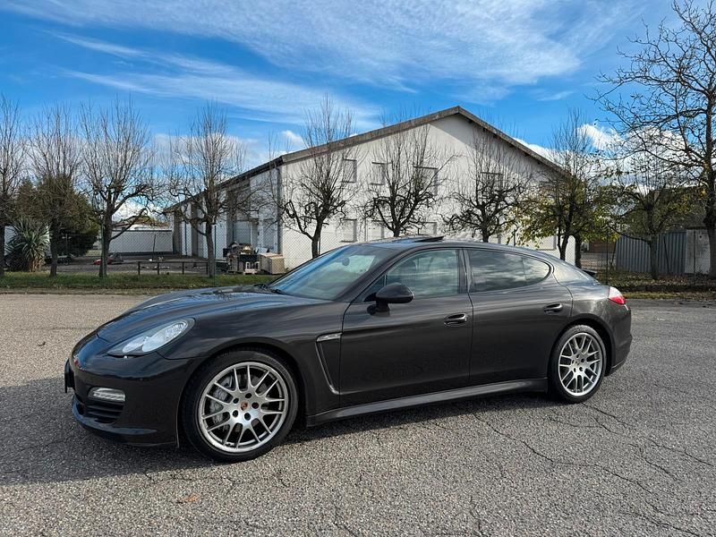 Gebraucht Porsche Panamera 250 PS (183 kW) 2011 Schwarz Kleinwagen