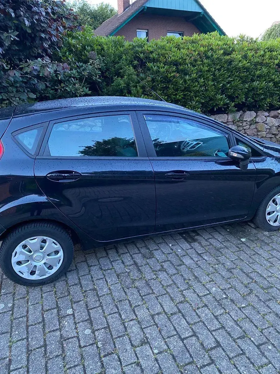 Gebraucht Ford Fiesta Trend 95 PS (69 kW) 2012 Schwarz Limousine