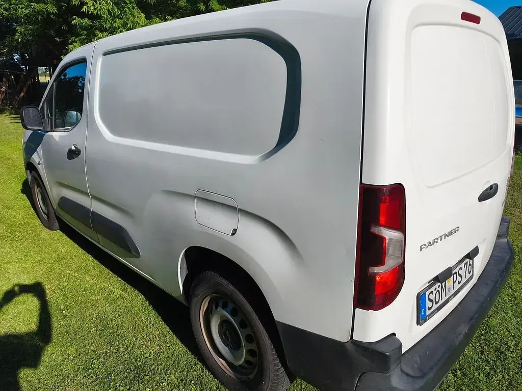 Gebraucht Peugeot Partner 99 PS (72 kW) 2019 Weiß Van / Kleinbus