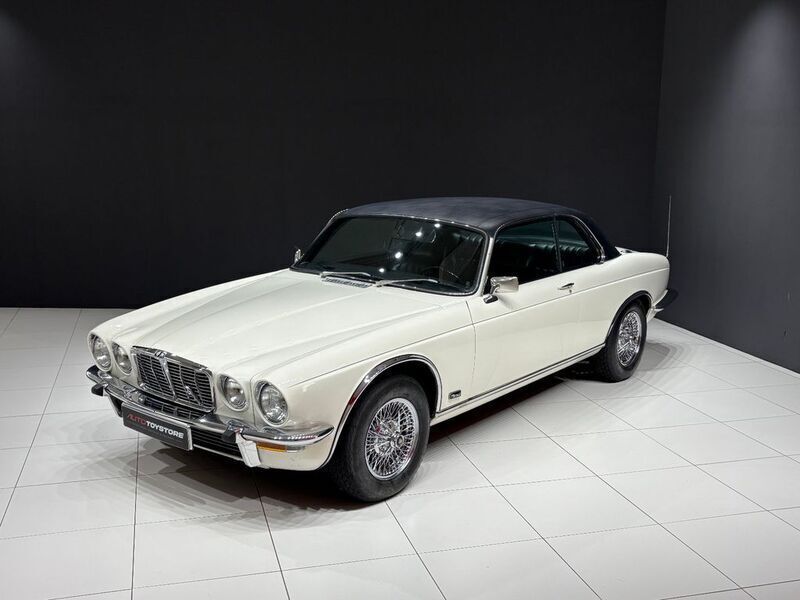 Weiß Gebraucht 1978 Jaguar XJ6 Limousine | 39.900 € - Bild 1/4