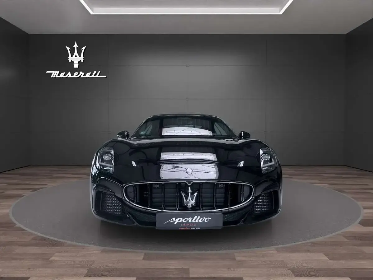 Gebraucht Maserati GranCabrio 549 PS (403 kW) 2024 Schwarz Cabrio