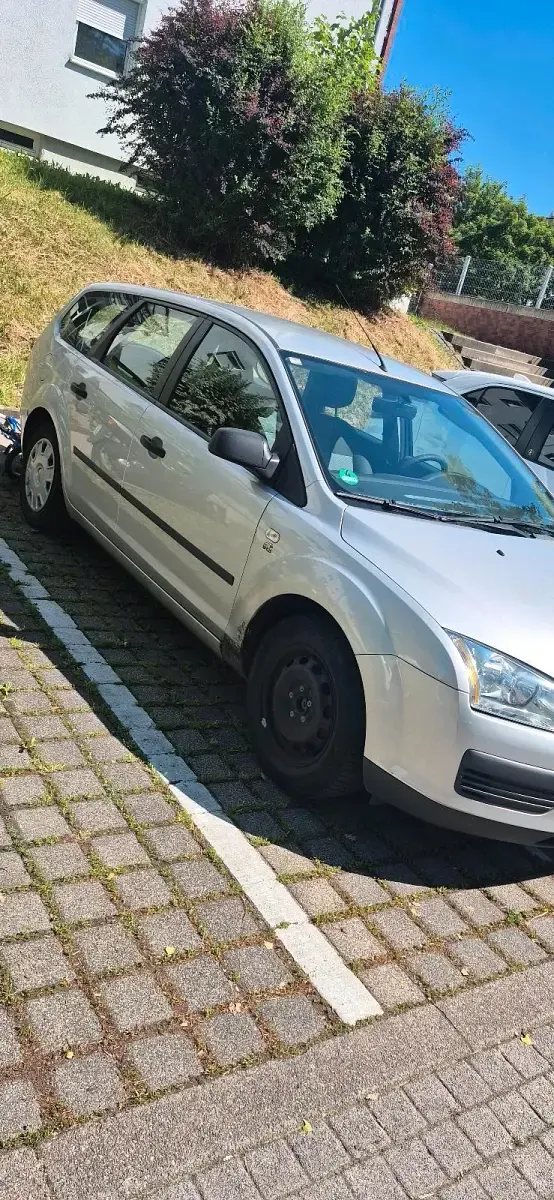 Używany Ford Focus 101 KM (74 kW) 2006 Srebrny Kombi