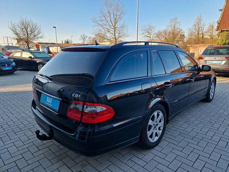 Gebraucht Mercedes E220 170 PS (125 kW) 2007 Schwarz Kombi