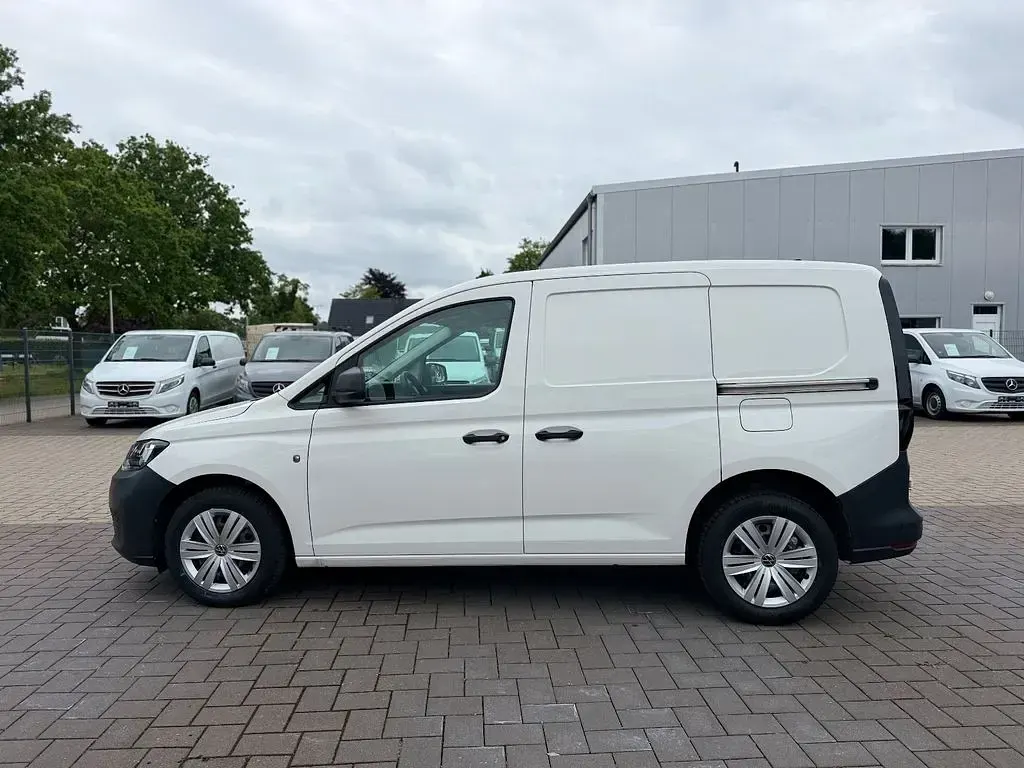 Gebraucht VW Caddy Basis 102 PS (75 kW) 2021 Weiß Van / Kleinbus