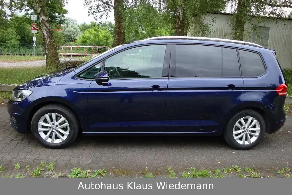 Gebraucht VW Touran Comfortline 150 PS (110 kW) 2016 Blau Van / Kleinbus