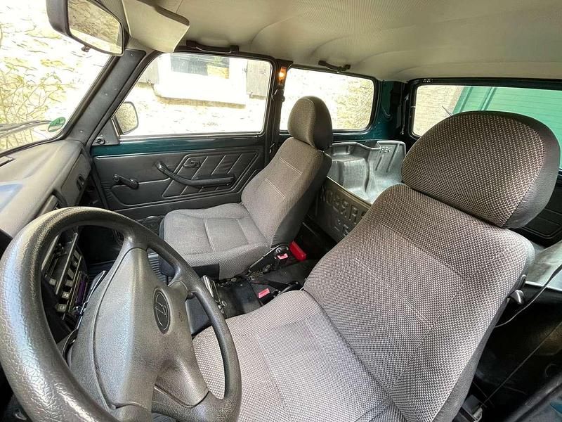 Gebraucht Lada niva 82 PS (60 kW) 2010 Grün SUV