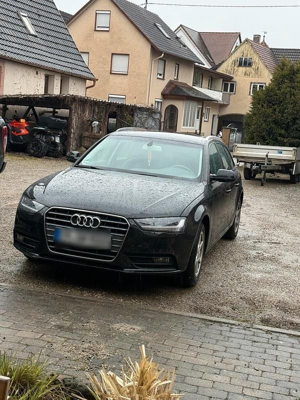 Gebraucht Audi A4 Comfort 120 PS (88 kW) 2014 Schwarz Kombi