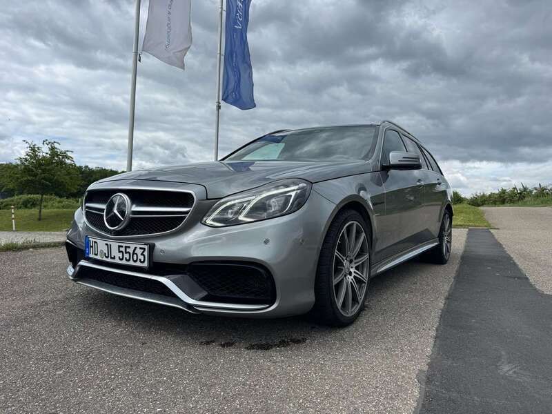 Grau Gebraucht 2014 Mercedes E63S AMG AMG Kombi | 29.900 € (Fairer Preis) - Bild 1/4
