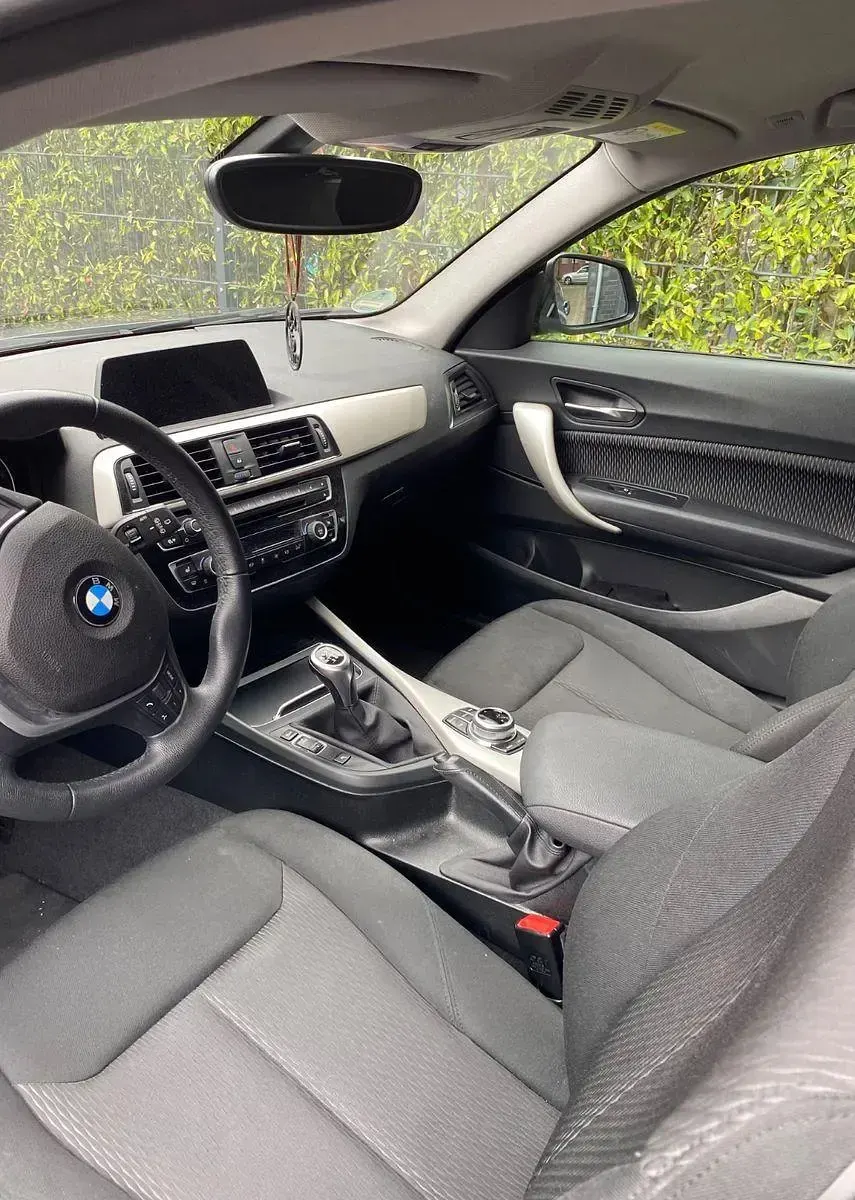 Gebraucht BMW 116 Advantage 109 PS (80 kW) 2018 Grau Kleinwagen