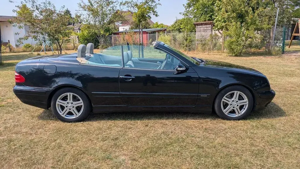 Gebraucht Mercedes CLK200 Elegance 163 PS (119 kW) 2002 Schwarz Cabrio