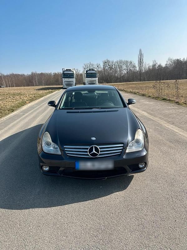 Schwarz Gebraucht 2007 Mercedes CLS320 AMG line Limousine | 7.000 € (Fairer Preis) - Bild 1/4