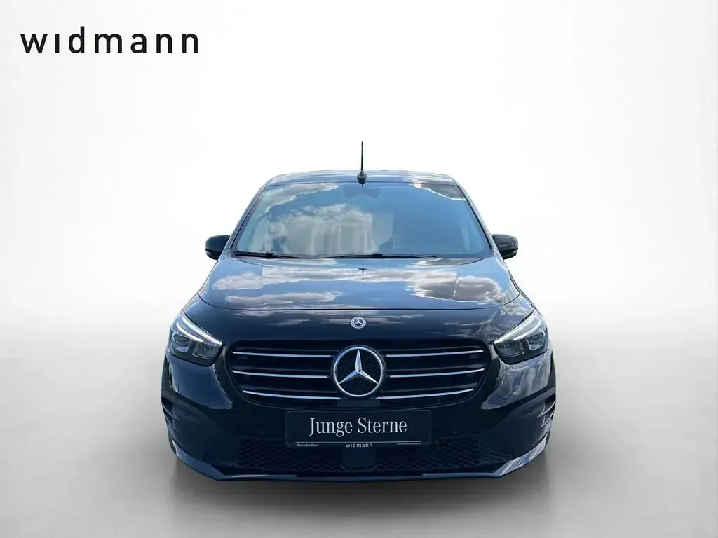 Gebraucht Mercedes T180 Progressive 116 PS (85 kW) 2022 Loparitschwarz metallic Van / Kleinbus