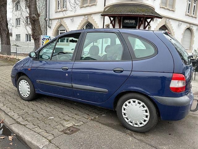 Gebraucht Renault Scénic 139 PS (102 kW) 2000 Blau Van / Kleinbus