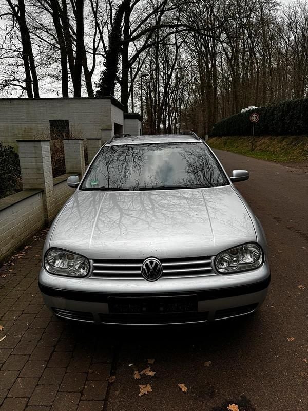 Silber Gebraucht 2004 VW Golf IV Kombi | 2.000 € (Guter Preis) - Bild 1/4