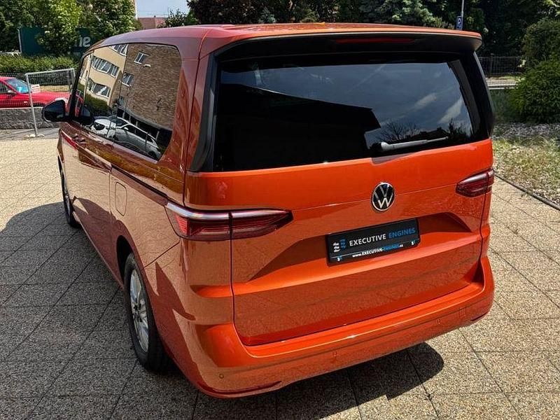 Gebraucht VW Multivan Life 150 PS (110 kW) 2025 Orange Van