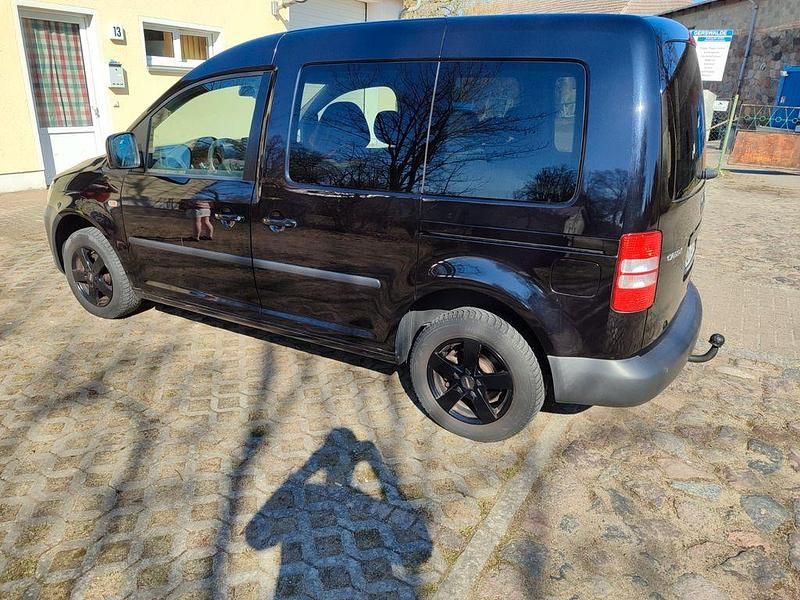 Gebraucht VW Caddy Trendline 102 PS (75 kW) 2010 Schwarz Van / Kleinbus