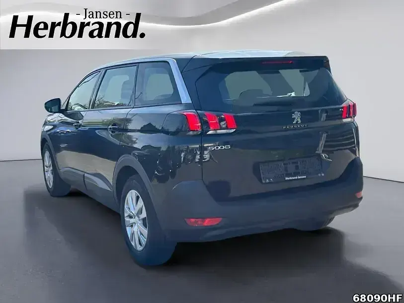 Gebraucht Peugeot 5008 Active+ 136 PS (100 kW) 2024 Lackierung schwarz perla nera/ SUV