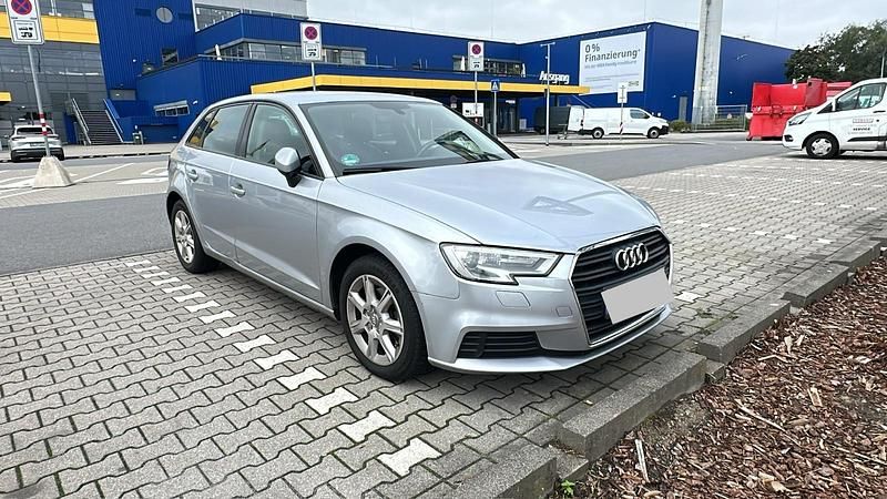 Silber Gebraucht 2017 Audi A3 Limousine | 9.500 € (Superpreis) - Bild 1/4
