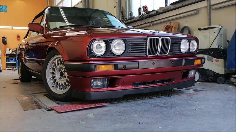 Rot Gebraucht 1996 BMW 325 Cabriolet Cabrio | 20.890 € - Bild 1/4