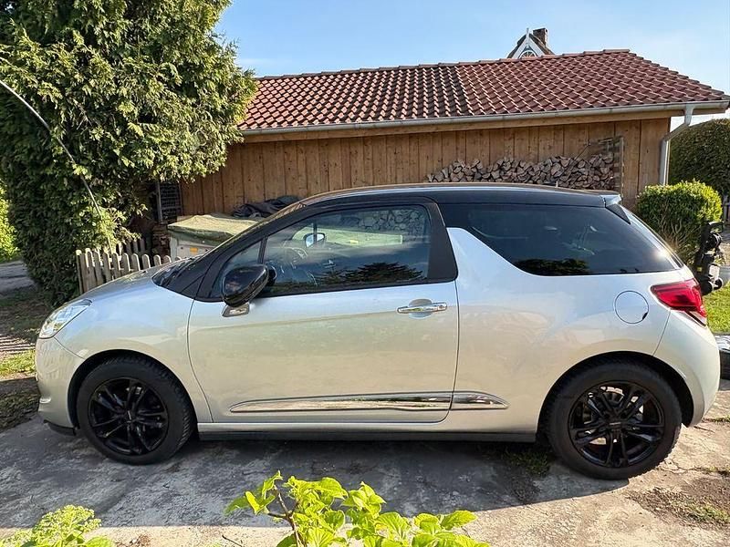 Silber Gebraucht 2014 Citroën DS3 So Chic Kleinwagen | 5.990 € (Fairer Preis) - Bild 1/4