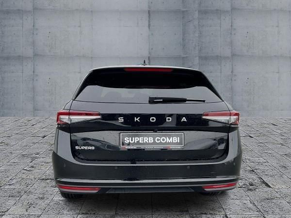 Neu Skoda Superb LAURIN & KLEMENT 150 PS (110 kW) 2026 Grau (graphitegrau metallic) Kombi