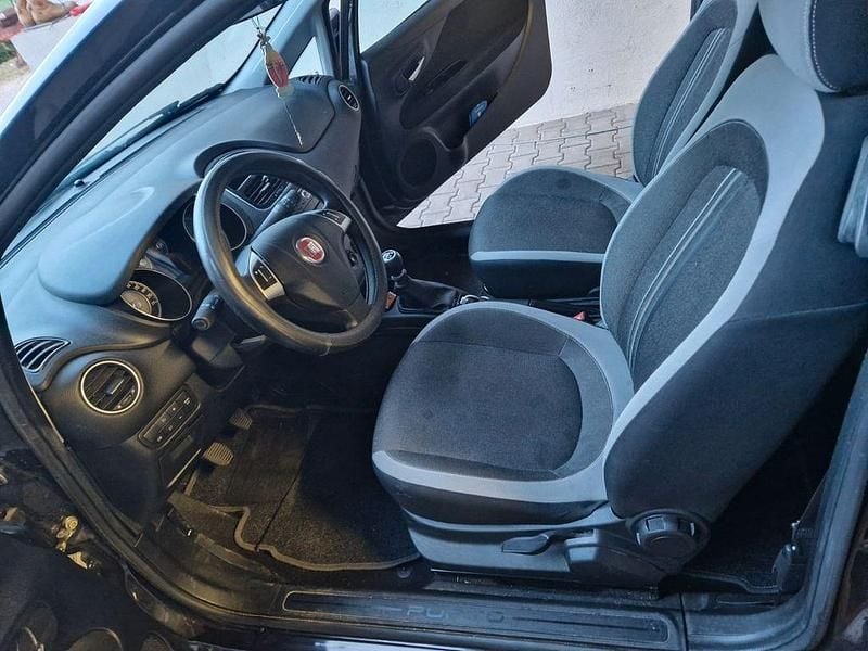 Gebraucht Fiat Punto 69 PS (50 kW) 2013 Schwarz Kleinwagen