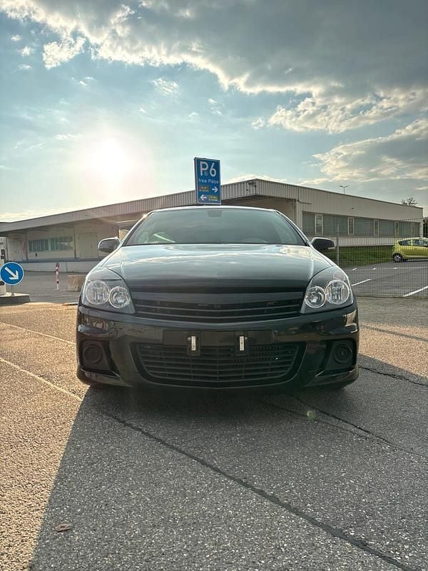 Schwarz Gebraucht 2006 Opel Astra GTC OPC Coupé | 7.500 € - Bild 1/4