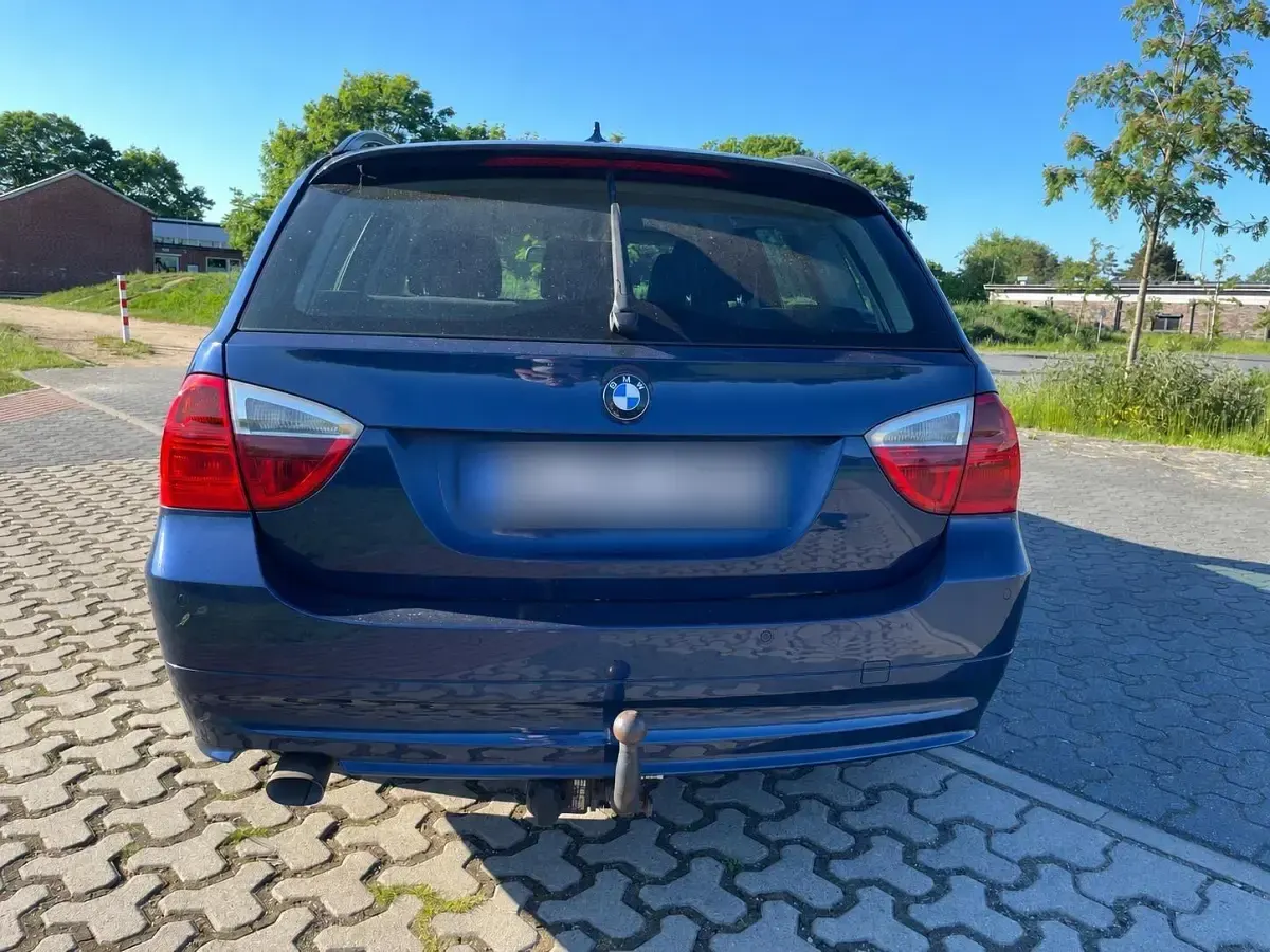 Gebraucht BMW 320 150 PS (110 kW) 2006 Blau Kombi