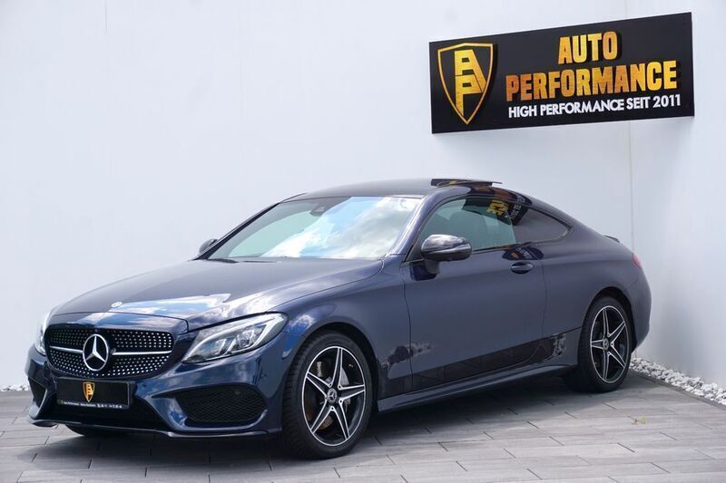 Blau Gebraucht 2017 Mercedes C250 AMG line Coupé | 24.900 € - Bild 1/4
