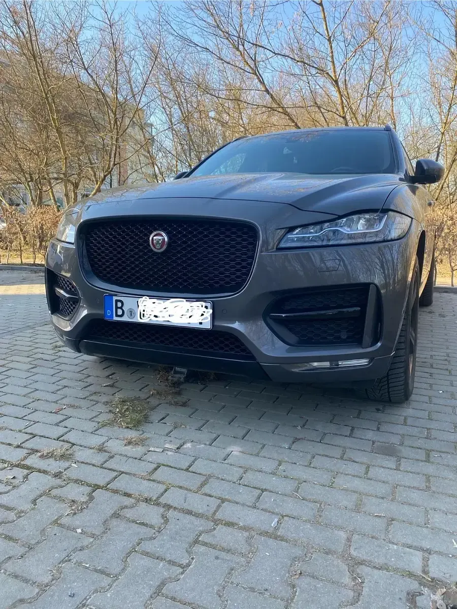 Gebraucht Jaguar F-Pace R-Sport 180 PS (132 kW) 2017 Grau SUV