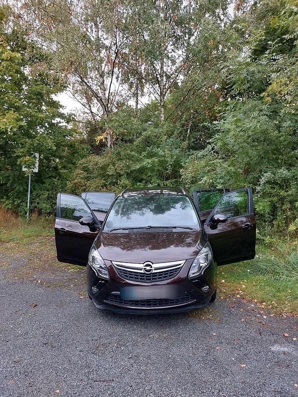 Braun Gebraucht 2014 Opel Zafira Tourer Style Van / Kleinbus | 12.000 € (Teuer) - Bild 1/4