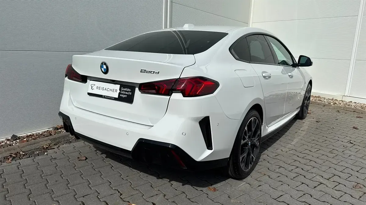 Gebraucht BMW 220 Efficient Dynamics 170 PS (125 kW) 2025 Alpinweiß uni Coupé