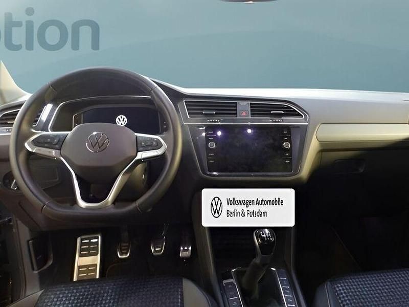 Gebraucht VW Tiguan 131 PS (96 kW) 2023 Grau SUV