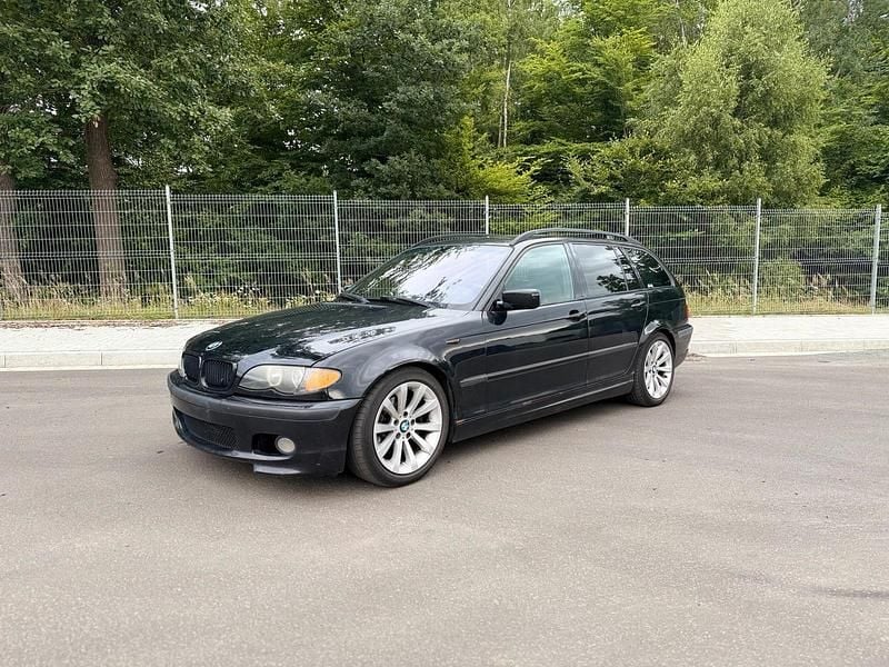 Schwarz Gebraucht 2005 BMW 320 M Sport Kombi | 3.950 € - Bild 1/4