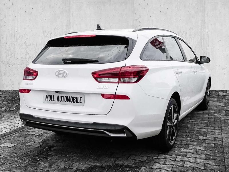 Gebraucht Hyundai i30 Advantage 101 PS (74 kW) 2024 Atlas white / sol Kombi