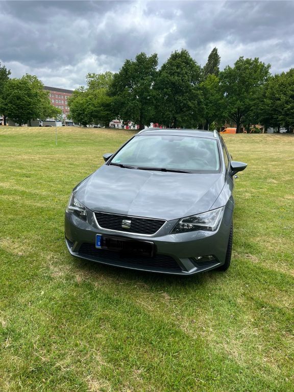 Grau Gebraucht 2016 Seat Leon ST CONNECT Kombi | 7.250 € (Fairer Preis) - Bild 1/4