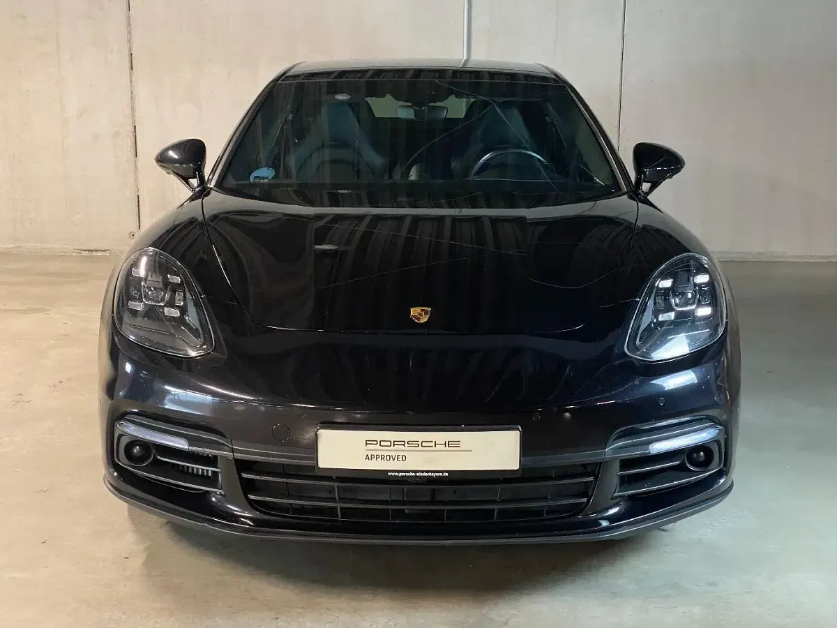 Gebraucht Porsche Panamera 4 E-Hybrid 462 PS (339 kW) 2019 Tiefschwarzmetallic Kleinwagen