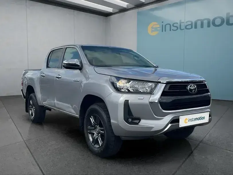 Gebraucht Toyota HiLux 150 PS (110 kW) 2024 Silber Pickup