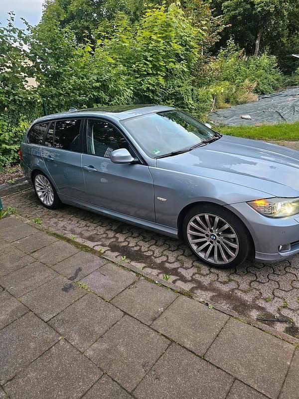 Andere farben Gebraucht 2011 BMW 320 Kombi | 5.500 € (Superpreis) - Bild 1/4