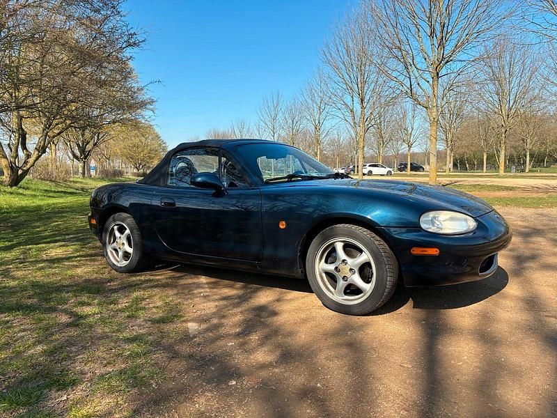 Second-hand Mazda MX5 110 CP (80 kW) 2000 Albastru Cabrio