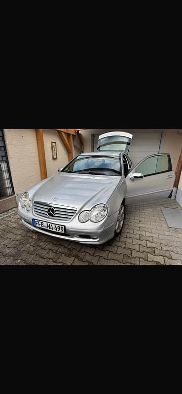 Silber Gebraucht 2007 Mercedes C200 Coupé | 3.700 € (Guter Preis) - Bild 1/4