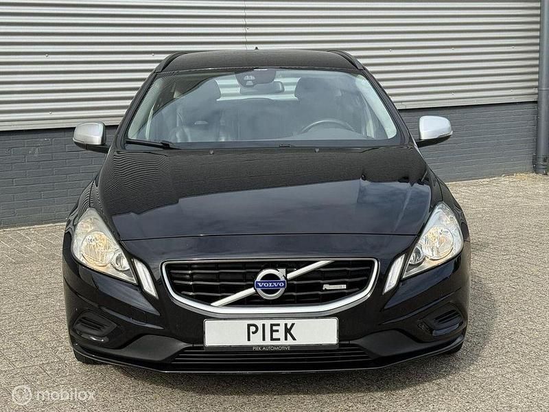 Gebraucht Volvo V60 R-Design 114 PS (83 kW) 2012 Schwarz Kombi