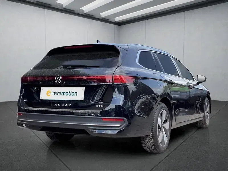 Gebraucht VW Passat 150 PS (110 kW) 2025 Schwarz Kombi