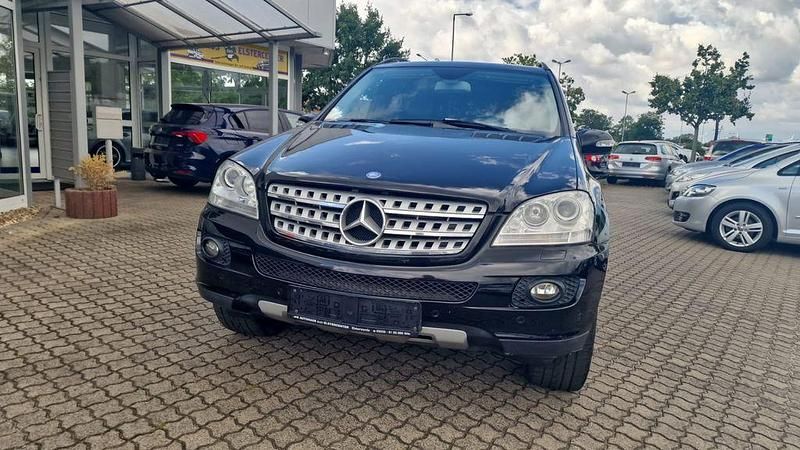 Gebraucht Mercedes ML320 224 PS (164 kW) 2008 Schwarz SUV