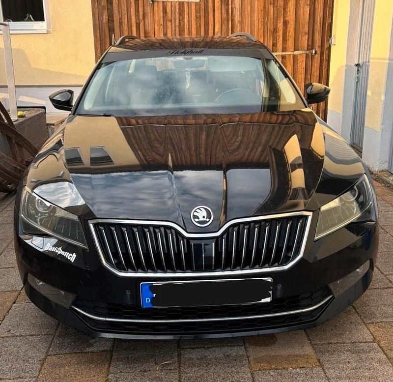 Gebraucht Skoda Superb 190 PS (139 kW) 2016 Schwarz Kombi