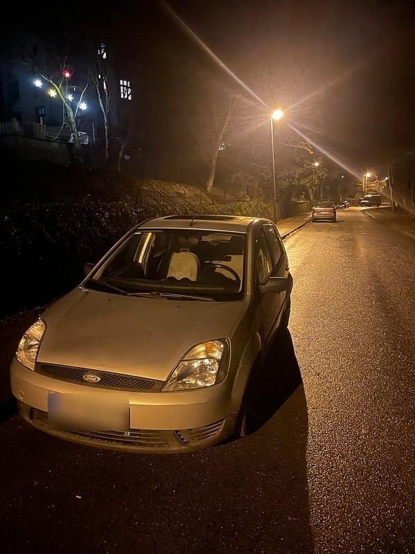 Gebraucht Ford Fiesta 60 PS (44 kW) 2003 Silber Kleinwagen