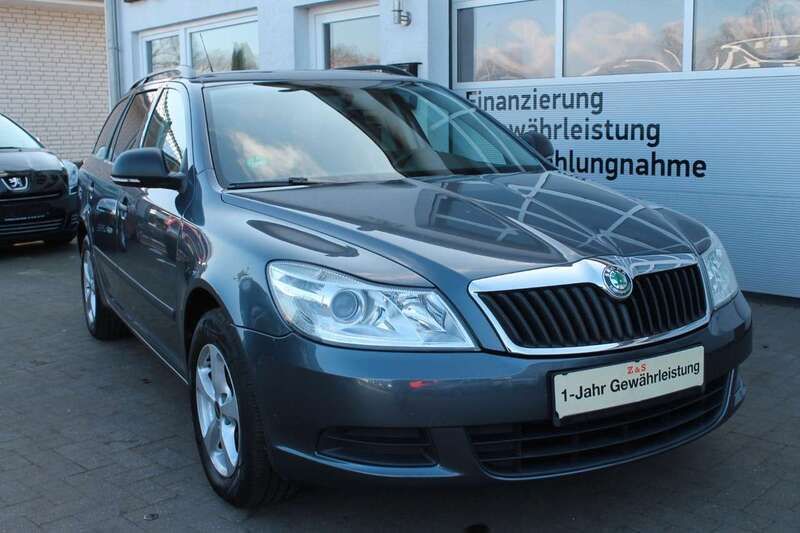 Grau Gebraucht 2011 Skoda Octavia Ambiente Kombi | 7.498 € (Fairer Preis) - Bild 1/4