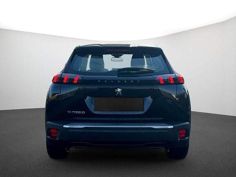 Gebraucht Peugeot e-2008 Active 100 kW (136 PS) 2021 Schwarz SUV