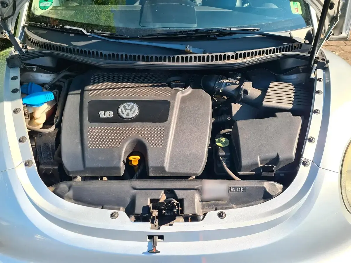 Gebraucht VW New Beetle 105 PS (77 kW) 2005 Silber Kleinwagen