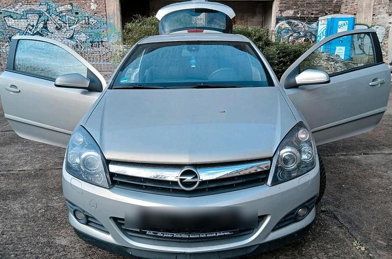 Grau Gebraucht 2006 Opel Astra GTC Kombi | 2.899 € (Fairer Preis) - Bild 1/4